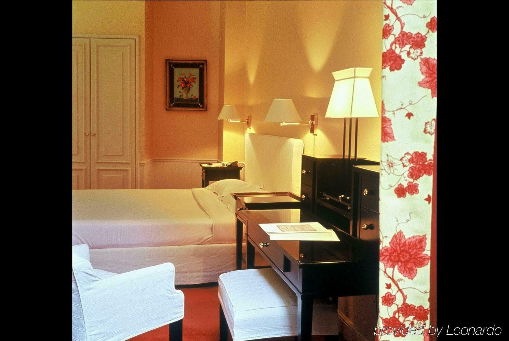 Hotel Le Lavoisier & Spa Paris Rum bild
